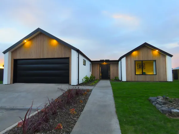 Owhiro River, Mosgiel house image
