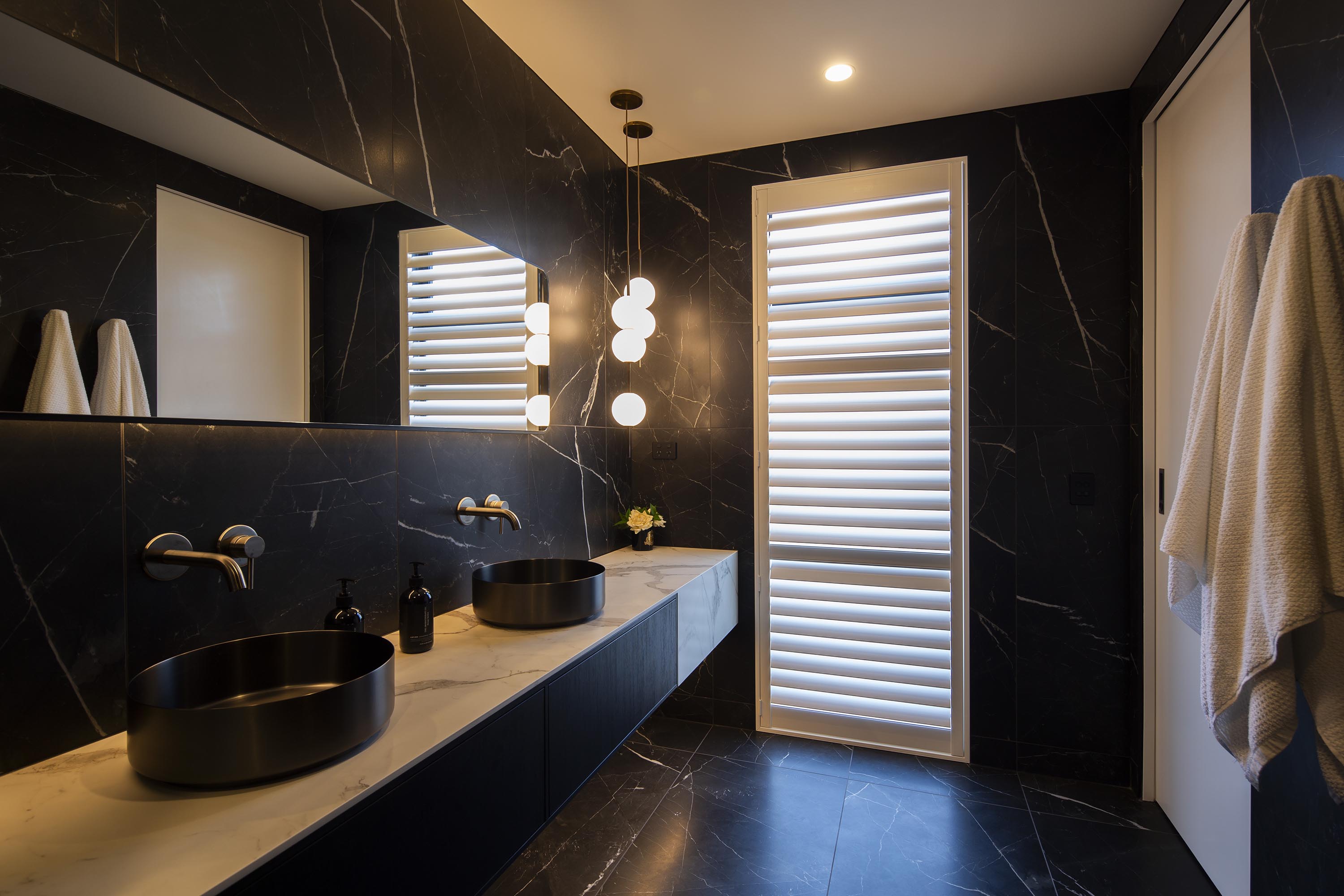 What are the bathroom trends for 2025?